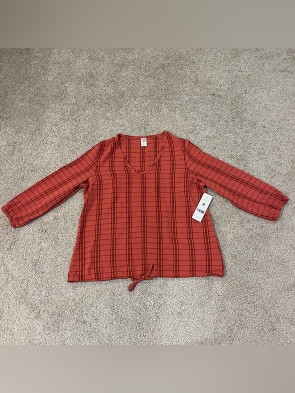 Just Be 3/4 Sleeve Air Flow Plaid V-neck Top